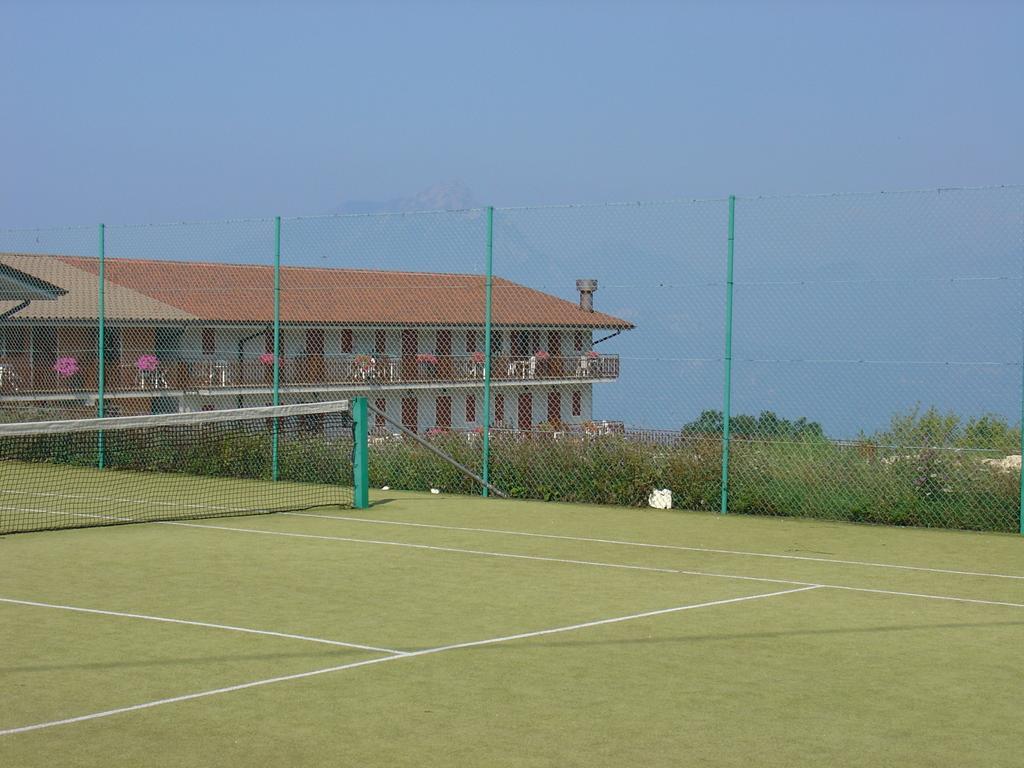 Hotel Belvedere San Zeno di Montagna Exterior photo